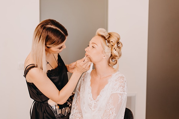 romantic-destinantion-wedding-corfu-roses-hydrangeas-pastel-hues_04x