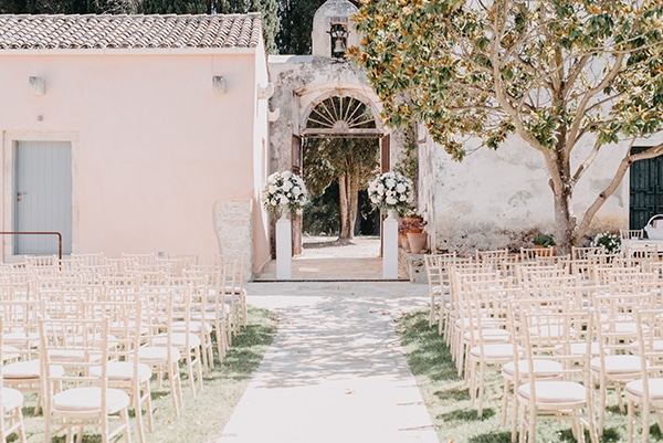 romantic-destinantion-wedding-corfu-roses-hydrangeas-pastel-hues_09