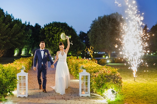 romantic-gardenwedding-athens-peonies-baby-breaths_13