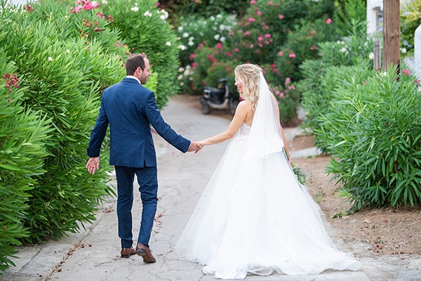 romantic-summer-wedding-athens-roses-peonies-pastel-tones_04
