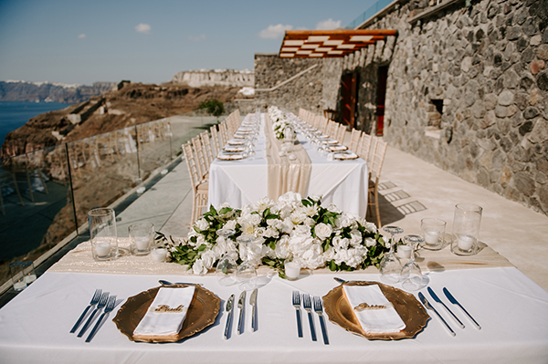 intimate-wedding-santorini-romantic-blooms-fairy-lights_10