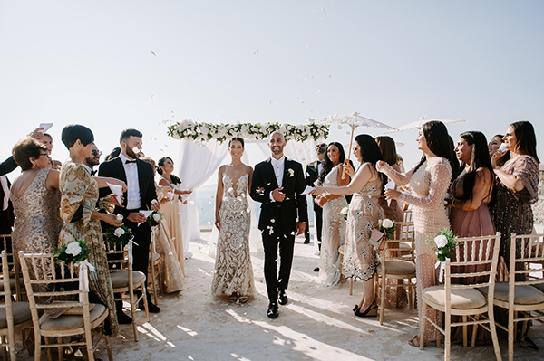 intimate-wedding-santorini-romantic-blooms-fairy-lights_24
