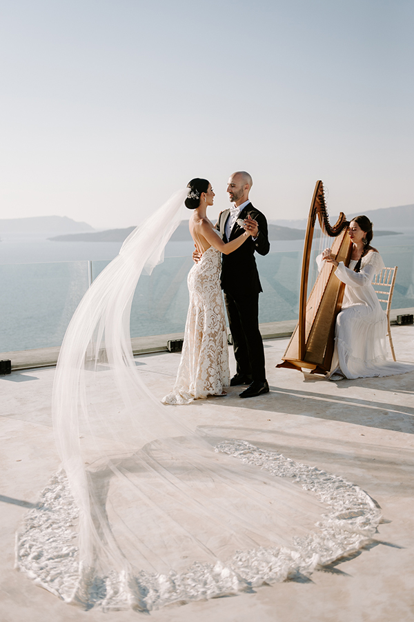 intimate-wedding-santorini-romantic-blooms-fairy-lights_26