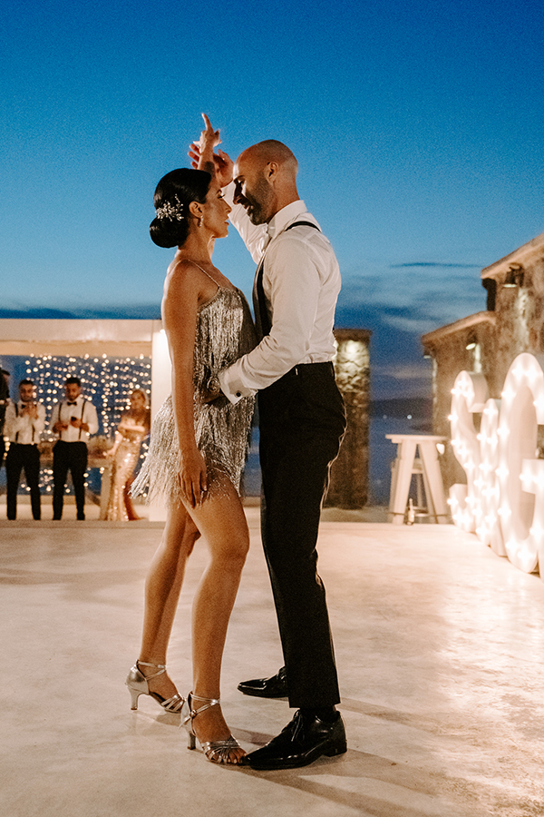 intimate-wedding-santorini-romantic-blooms-fairy-lights_39