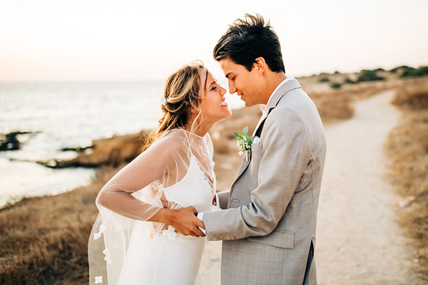 summer-destination-wedding-antiparos-fuchsia-boungainvilea_05