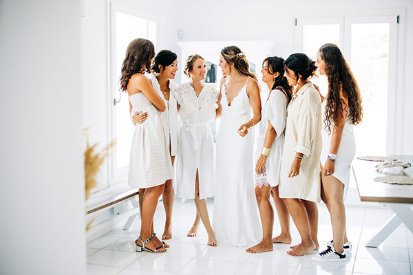 summer-destination-wedding-antiparos-fuchsia-boungainvilea_09