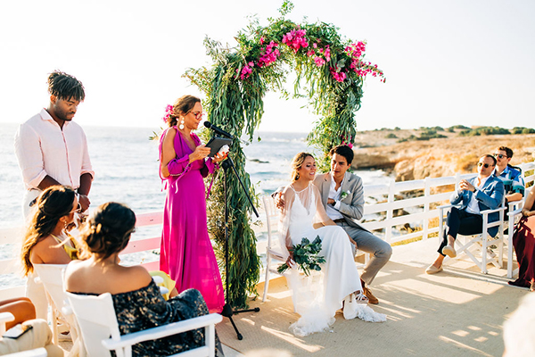 summer-destination-wedding-antiparos-fuchsia-boungainvilea_25