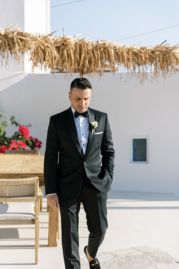 luxurious-summer-wedding-sifnos-romantic-blossoms-white-hues_18