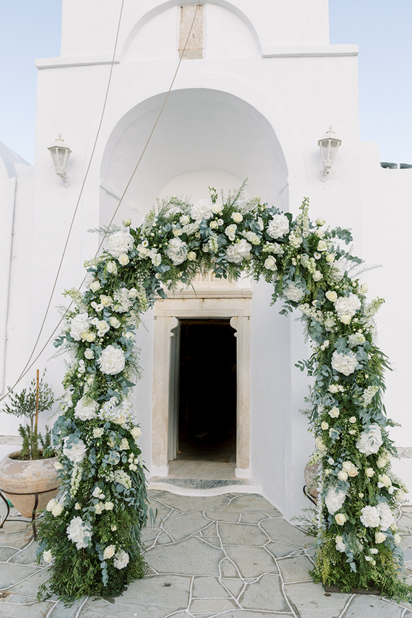 luxurious-summer-wedding-sifnos-romantic-blossoms-white-hues_20x