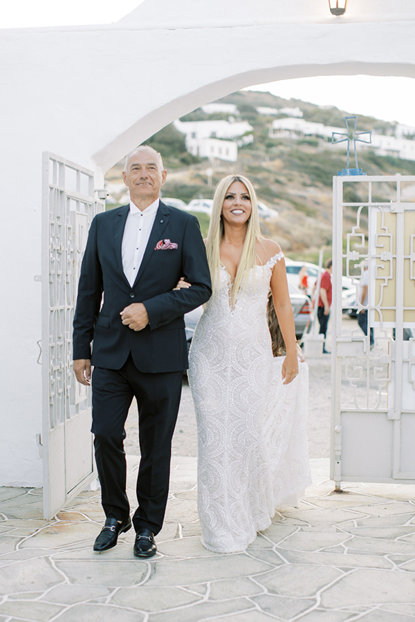 luxurious-summer-wedding-sifnos-romantic-blossoms-white-hues_22