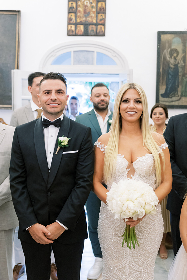 luxurious-summer-wedding-sifnos-romantic-blossoms-white-hues_28