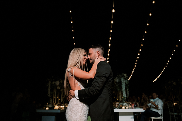 luxurious-summer-wedding-sifnos-romantic-blossoms-white-hues_53