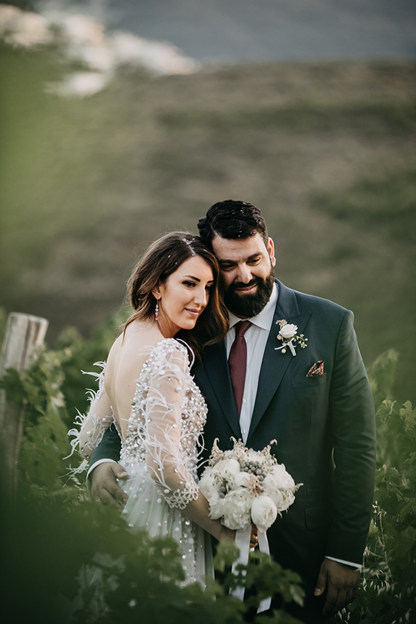 al-fresco-summer-wedding-athens-white-blooms-romantic-details_02x