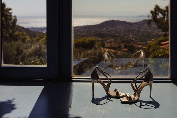 romantic-summer-wedding-athens-lovely-flowers_03w