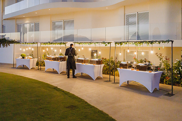 romantic-summer-wedding-athens-lovely-flowers_21x