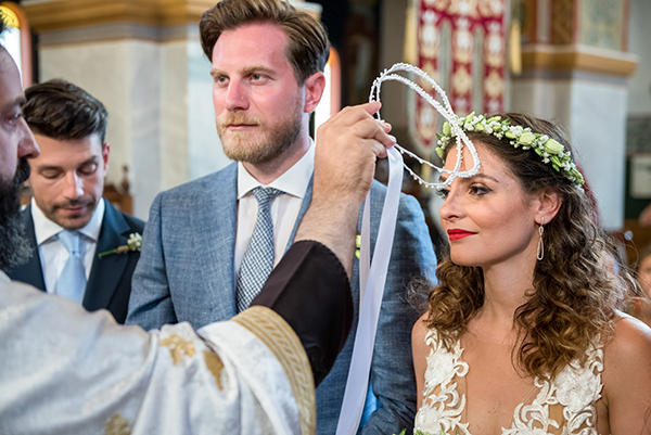 summer-romantic-wedding-santorini-white-peonies-roses_14