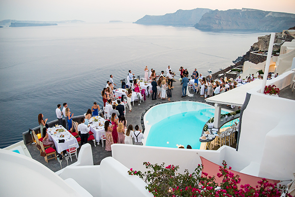 summer-romantic-wedding-santorini-white-peonies-roses_20