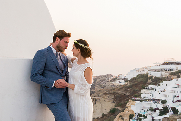 summer-romantic-wedding-santorini-white-peonies-roses_23