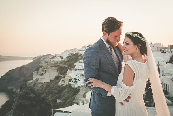 summer-romantic-wedding-santorini-white-peonies-roses_24