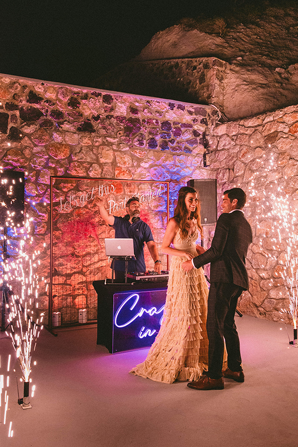 elegant-wedding-inspiration-soft-hot-pinks-santorini_39