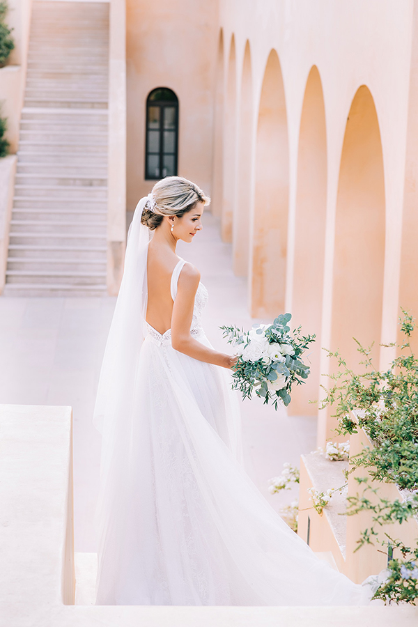 gorgeous-summer-wedding-athens-white-blooms-lush-greenery_04