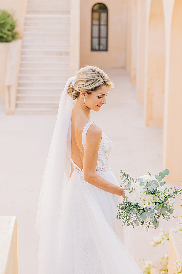 gorgeous-summer-wedding-athens-white-blooms-lush-greenery_05