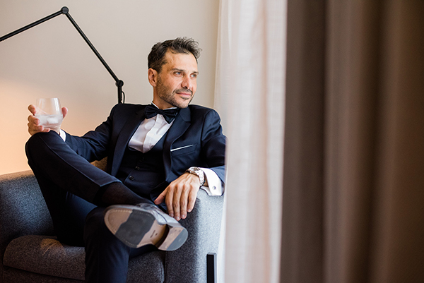 gorgeous-summer-wedding-athens-white-blooms-lush-greenery_13