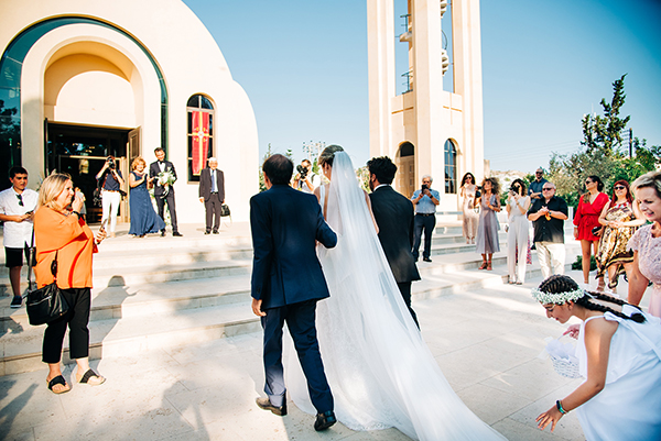 gorgeous-summer-wedding-athens-white-blooms-lush-greenery_20
