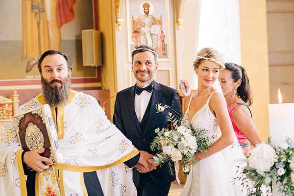 gorgeous-summer-wedding-athens-white-blooms-lush-greenery_24