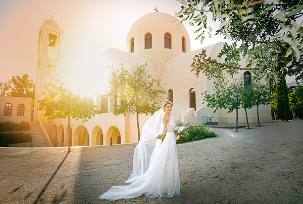 gorgeous-summer-wedding-athens-white-blooms-lush-greenery_27