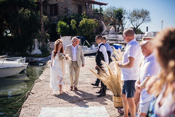 boho-destination-wedding-mani-pampas-grass-dried-flowers_16