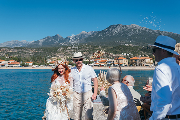 boho-destination-wedding-mani-pampas-grass-dried-flowers_21