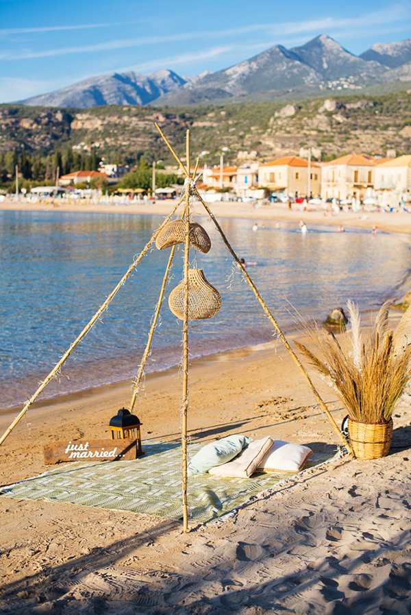boho-destination-wedding-mani-pampas-grass-dried-flowers_29x