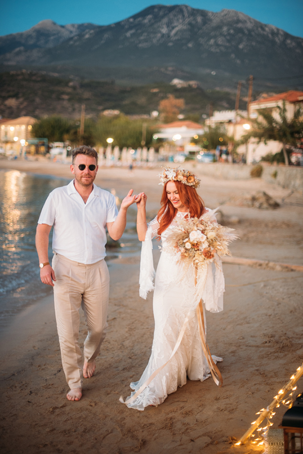 boho-destination-wedding-mani-pampas-grass-dried-flowers_39