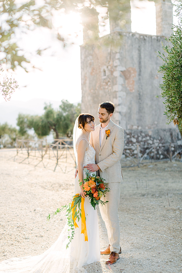dreamy-forest-wedding-kefalonia-bold-coral-hues_01