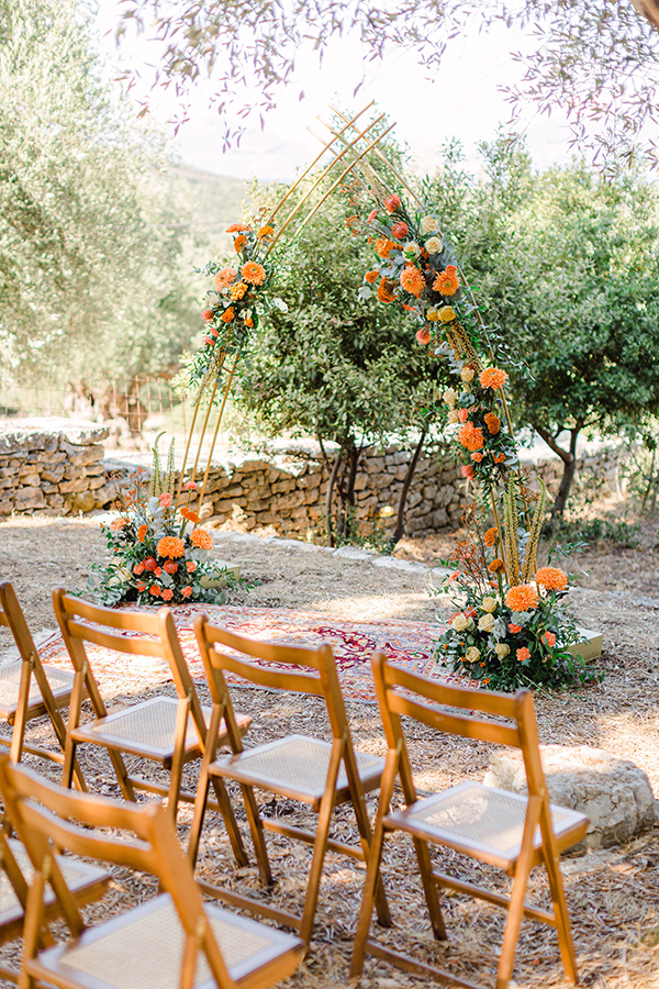 dreamy-forest-wedding-kefalonia-bold-coral-hues_08x