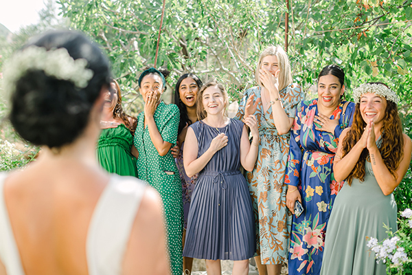 outdoor-summer-wedding-ithaki-romantic-white-flowers_09