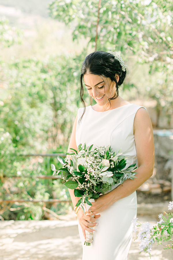 outdoor-summer-wedding-ithaki-romantic-white-flowers_12