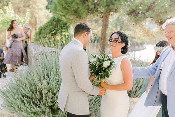 outdoor-summer-wedding-ithaki-romantic-white-flowers_22