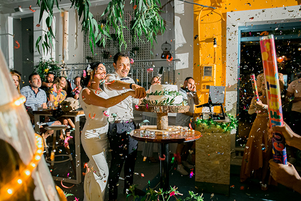 outdoor-summer-wedding-ithaki-romantic-white-flowers_46