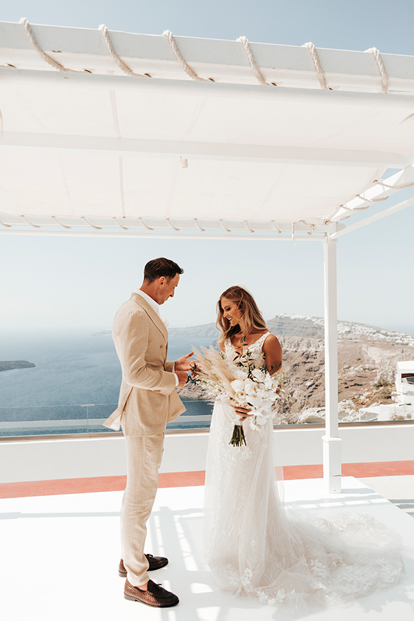 romantic-destination-santorini-island_19