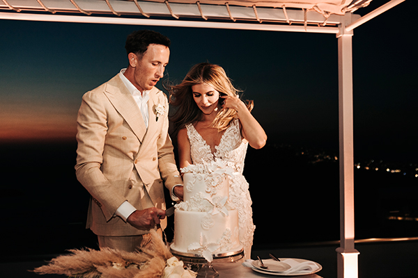 romantic-destination-santorini-island_41