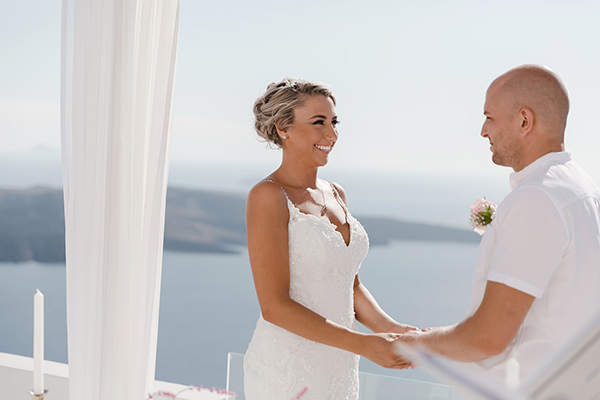 intimate-destination-wedding-santorini-white-pink-florals_10