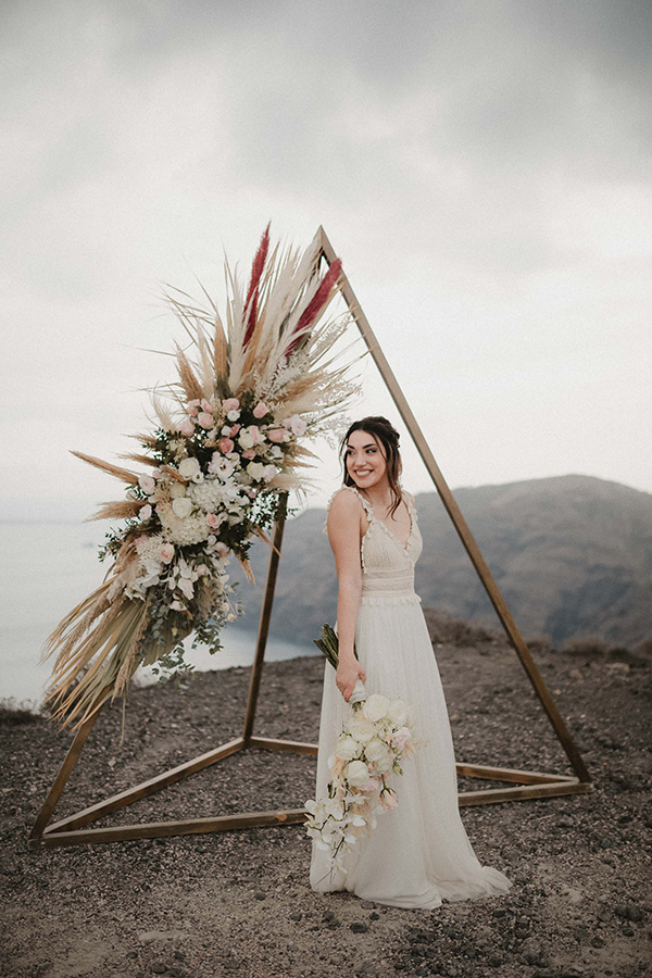 romantic-pastel-hued-elopement-santorini-island-with-breathtaking-views_16
