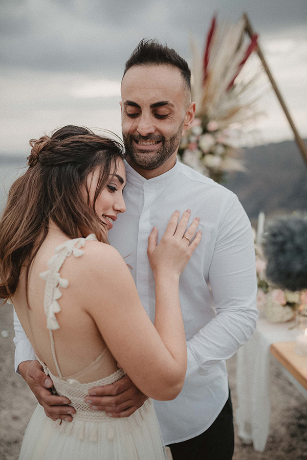 romantic-pastel-hued-elopement-santorini-island-with-breathtaking-views_24