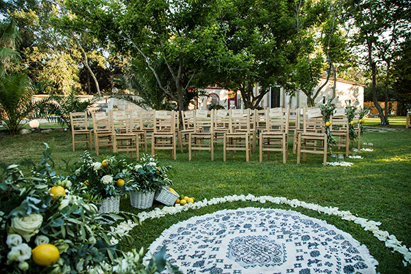 pretty-citrus-garden-style-wedding-rustic-flair_10x