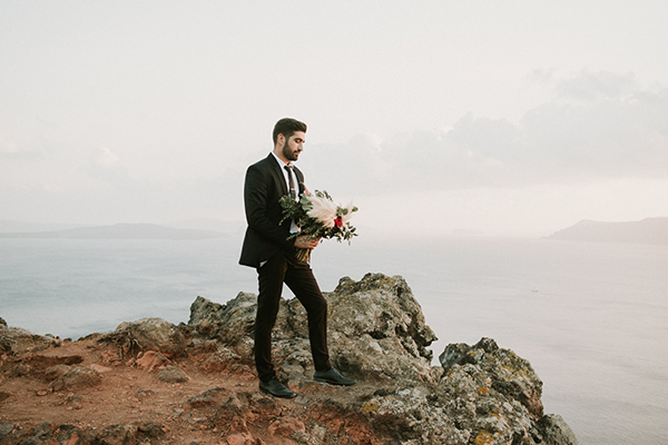 stunning-elopement-with-burgundy-hues-bohemian-vibe_12