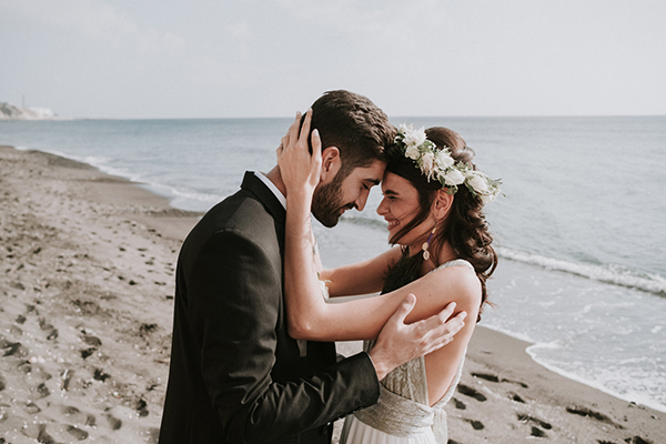 stunning-elopement-with-burgundy-hues-bohemian-vibe_18
