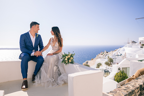 This destination wedding in Santorini will take your breath away │ Lauren & Michael This destination wedding in Santorini will take your breath away │ Lauren & Michael