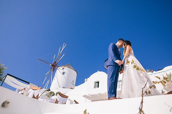 this-destination-wedding-santorini-will-take-your-breath-away_02